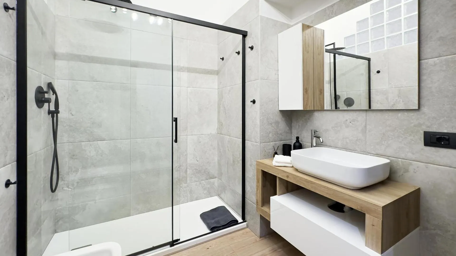 Casa Enea - Luxury House - Porta Romana - Duomo M3 Milan