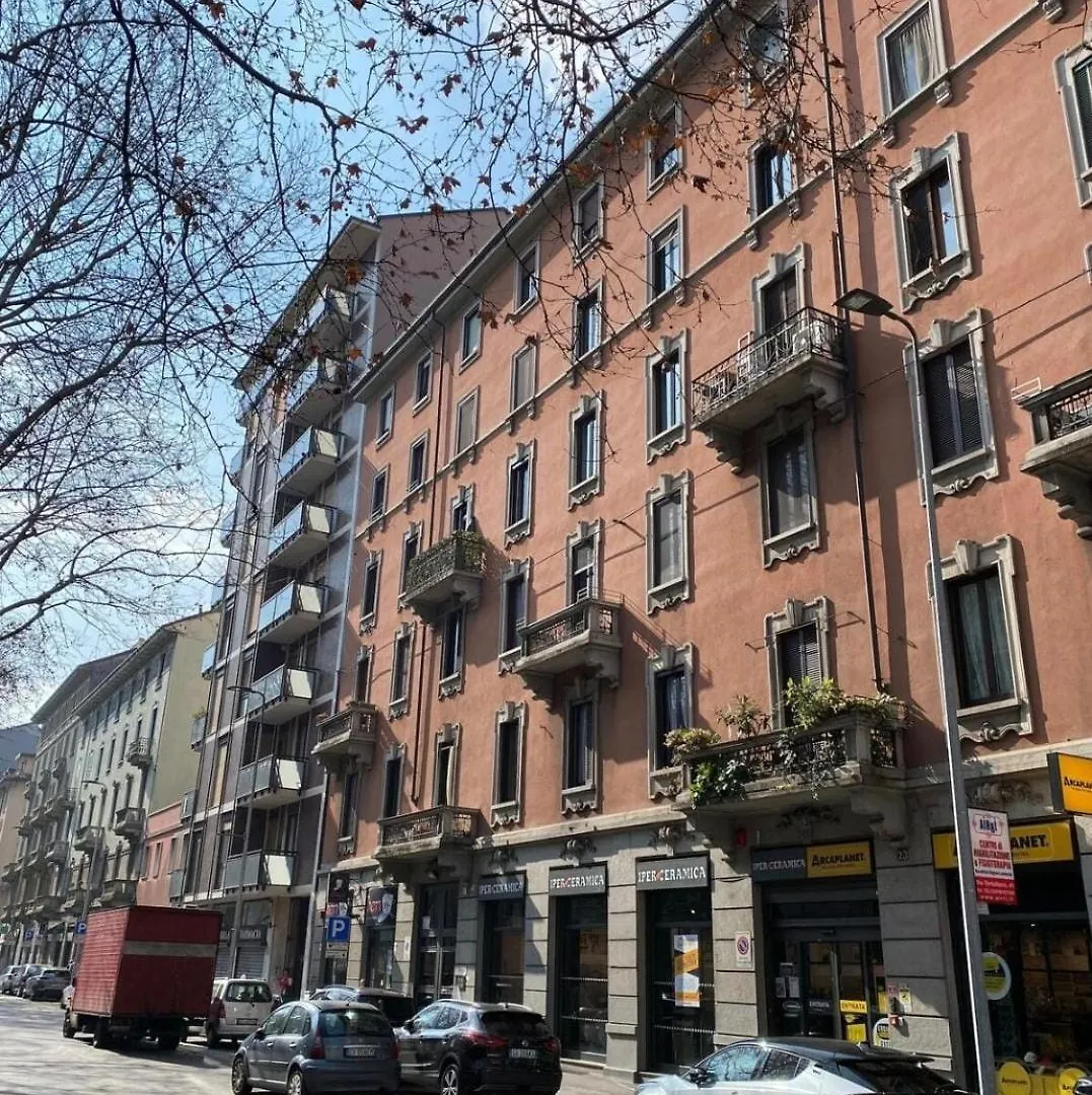 Casa Enea - Luxury House - Porta Romana - Duomo M3 Milan 0*,
